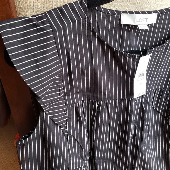 Loft sleeveless top. Size S. NWT. - Picture 3 of 3